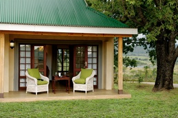 Ein%20schattiges%20Pl%C3%A4tzchen%20bietet%20die%20eigene%20Terrasse%20vor%20dem%20Zimmer%21